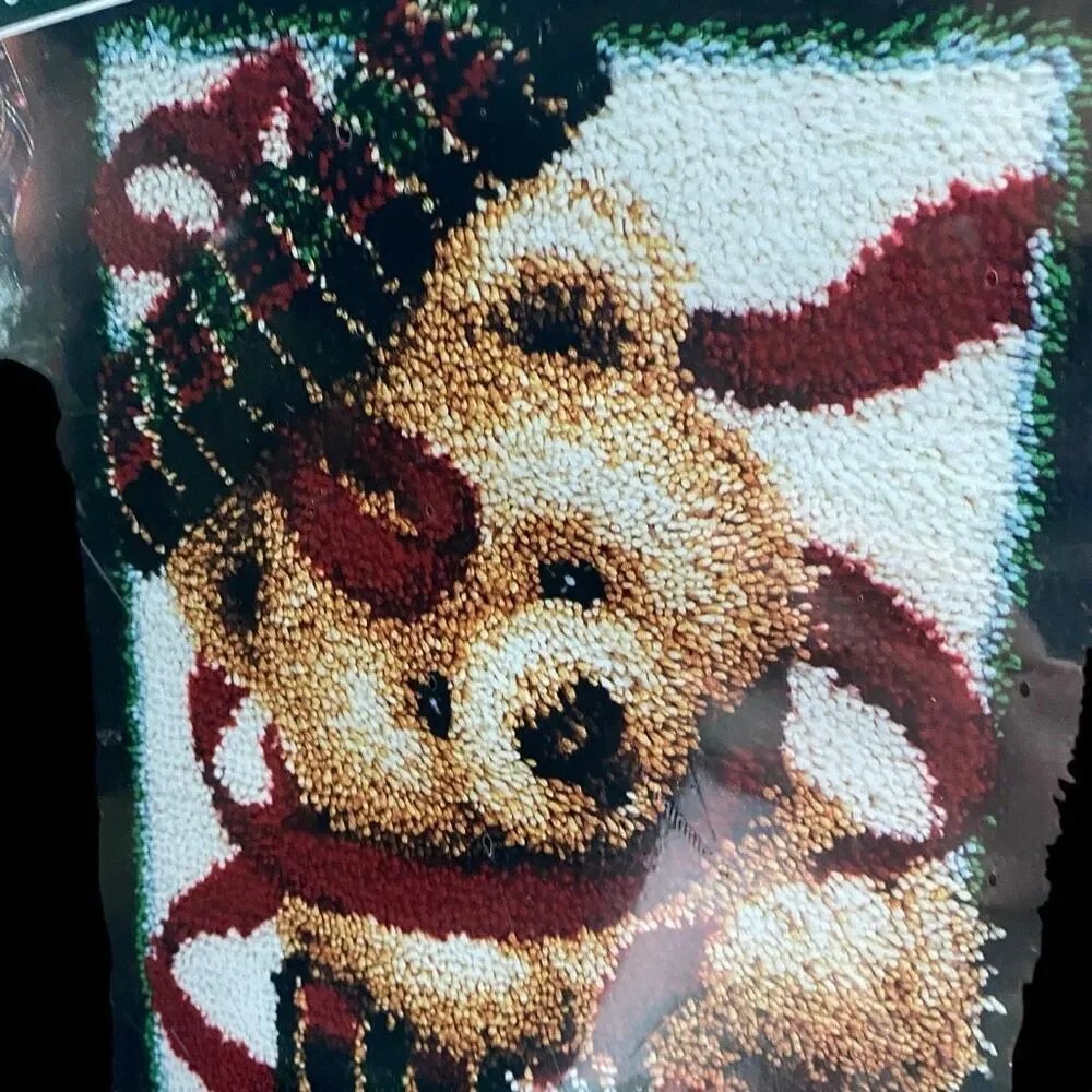 J&P Coats Plaid Bear Latch Hook Rug Kit 1997 Sealed in Package
